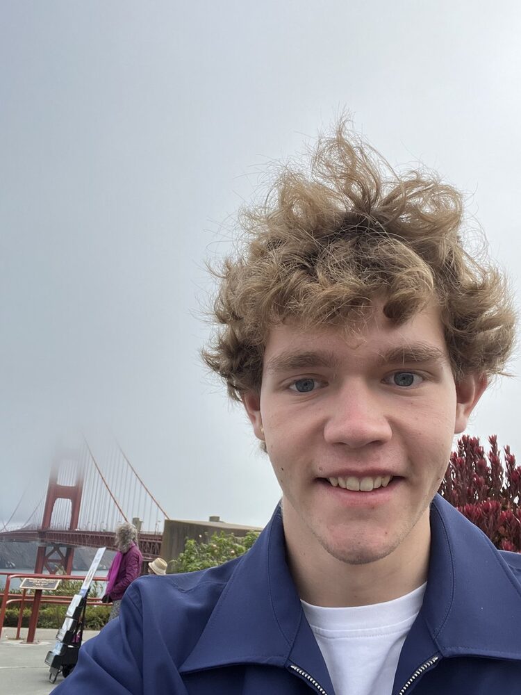 Selfie at the Golden Gate Bridge in San Francisco, on my solo trip